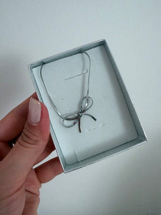 Collana fiocco